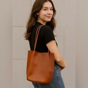 Portland Leather Goods Leather Bucket Shoulder Bag 7″×9″×10″, 12″ Drop